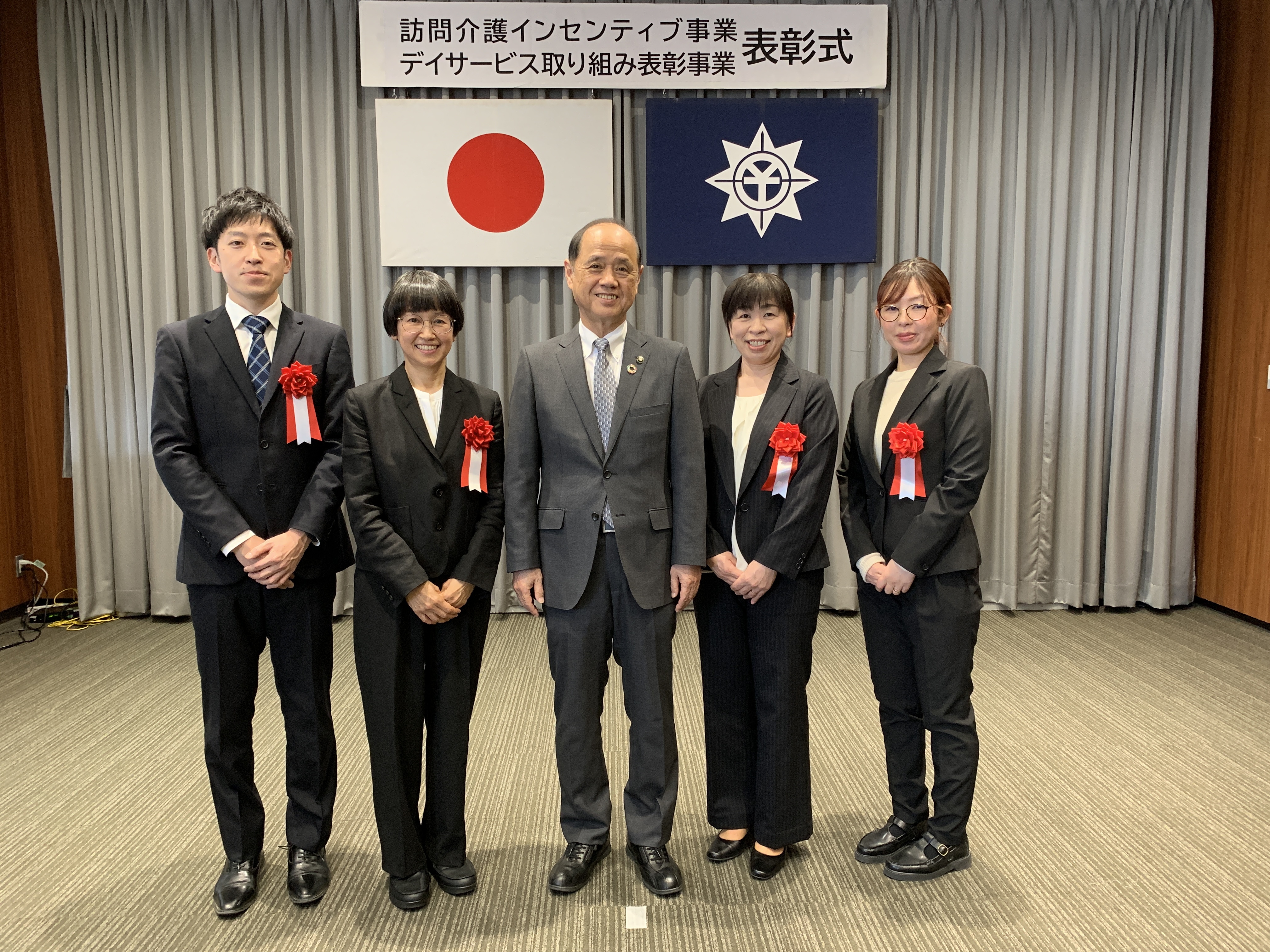 ふれあい公社と岡山市長の集合写真
