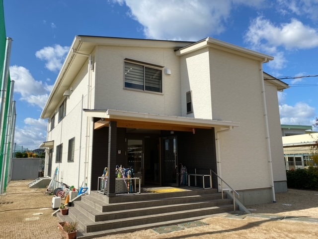 富山小学校児童クラブ建物の写真です