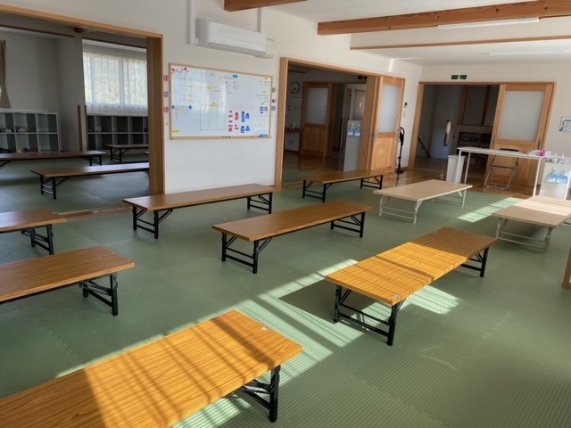 富山小学校児童クラブの入り口の写真です