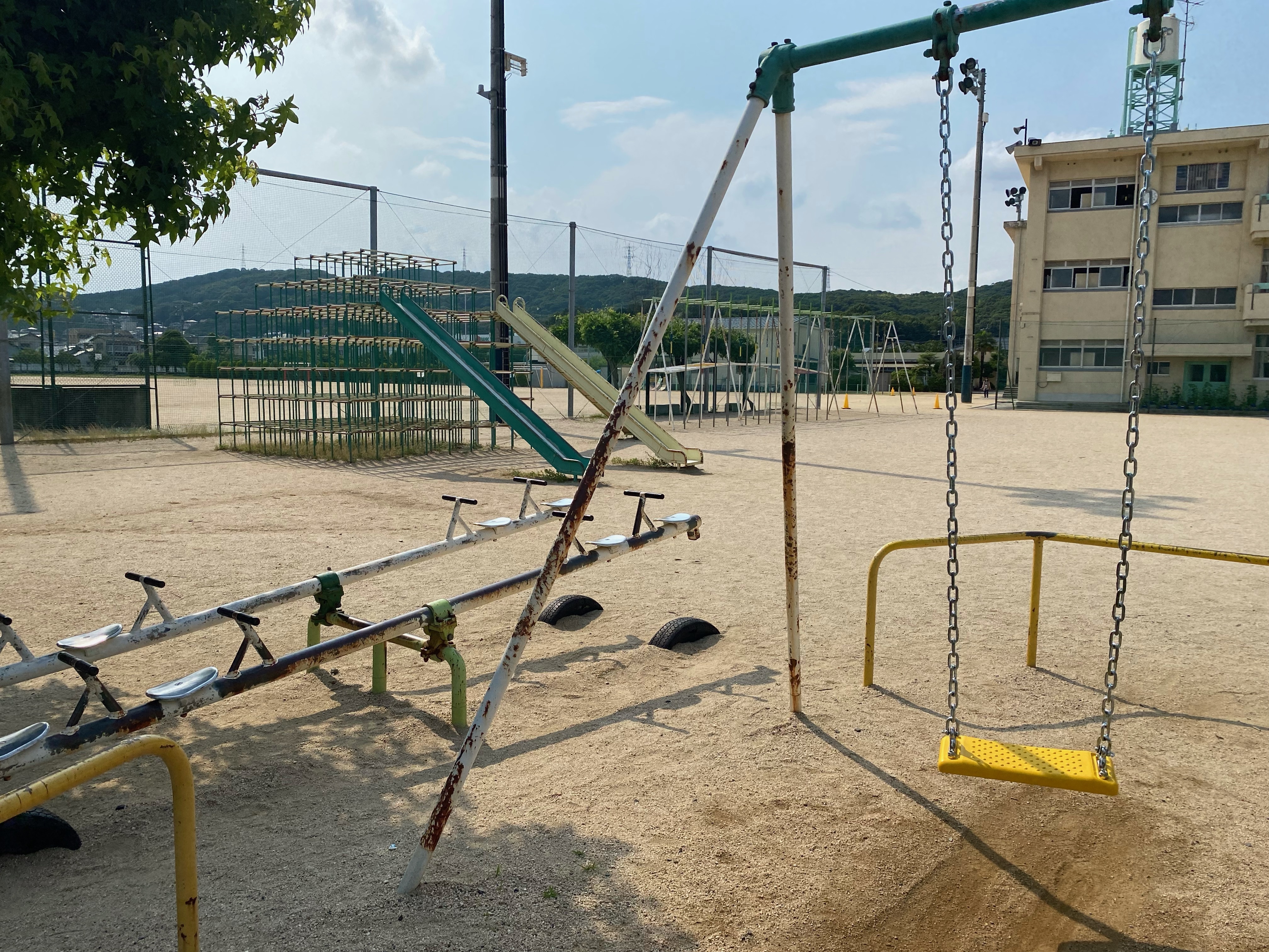 富山小学校児童クラブ活動場所遊具の写真です