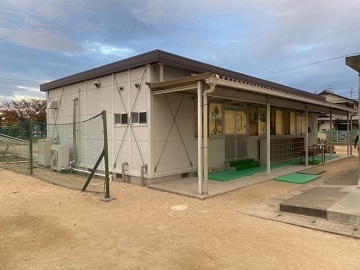 福島小学校児童クラブの建物の外観の写真です