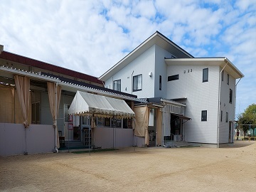 芥子山小学校児童クラブ室建物外観の写真です