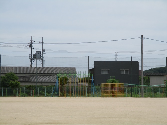 中山小学校の遊具の写真です