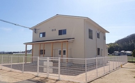 中山小学校児童クラブ建物の外観の写真です