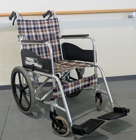 介助式車いすの写真