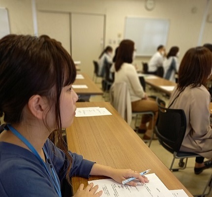 女性職員の研修参加風景